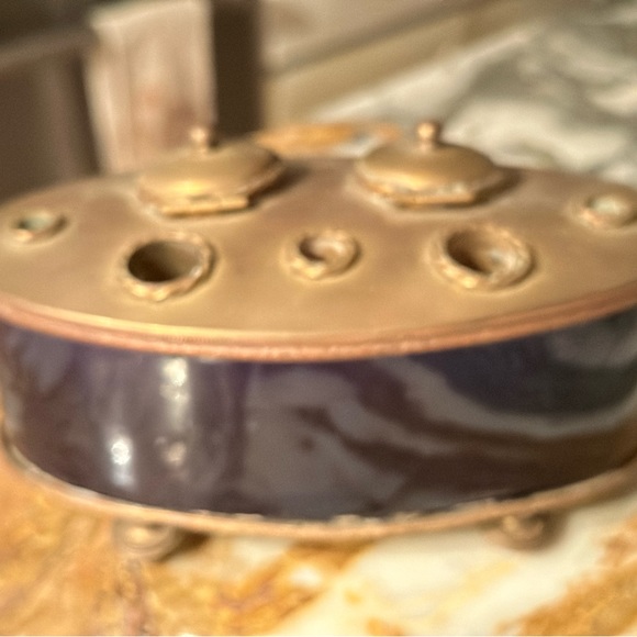 Antique midnight blue ceramic and brass base and top double ink well. Classic - Picture 3 of 5